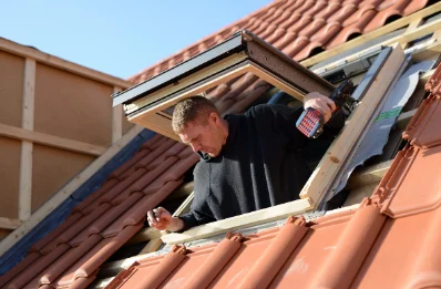 Pose de fenêtres de toit Velux à Villenavotte